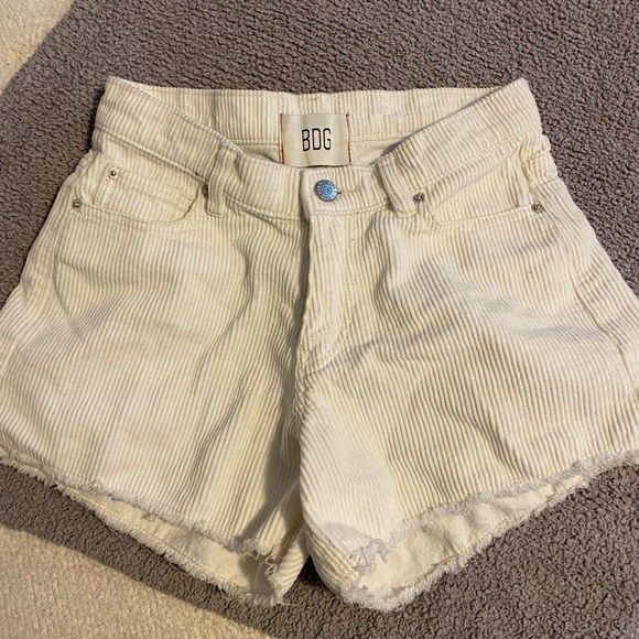 Urban outfitters BDG white corduroy shorts - Picture 2 of 5